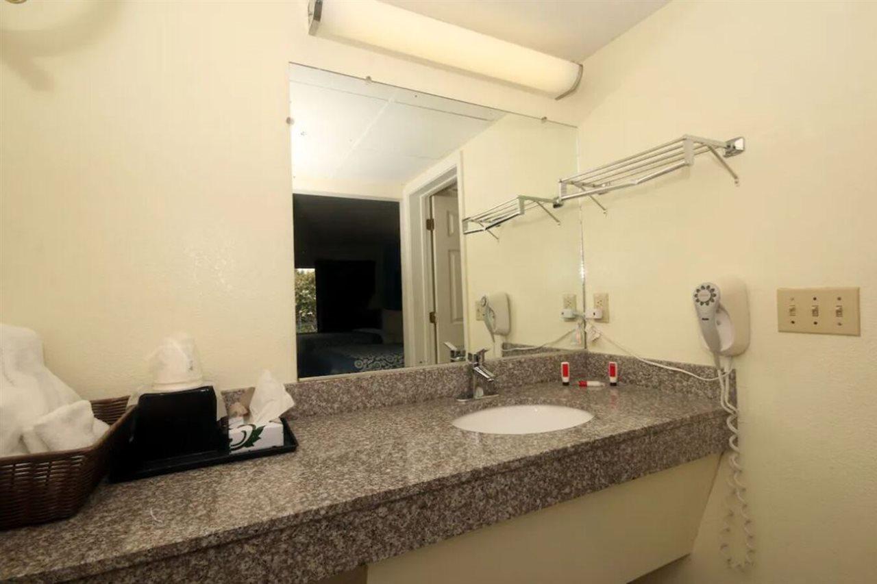 Hamilton Inn Jonesville I-77 外观 照片